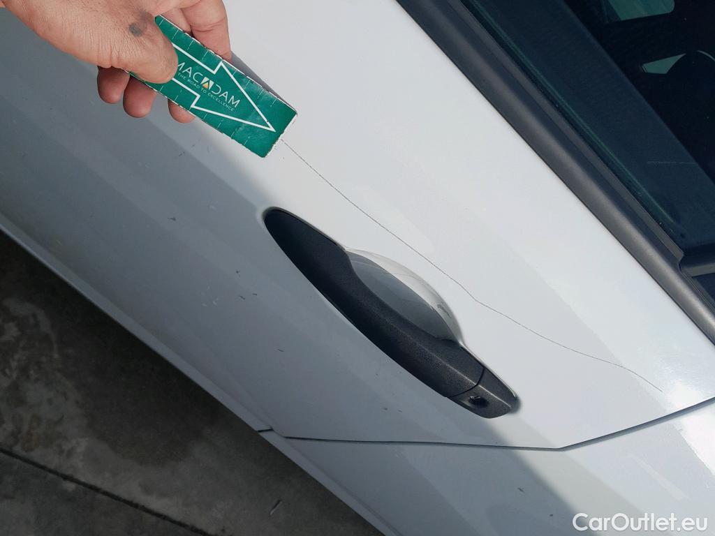  Nissan  Micra NISSAN  / 2017 / 5P / berlina con portón IG-T 74 kW (100 CV) E6D Visia+ #22