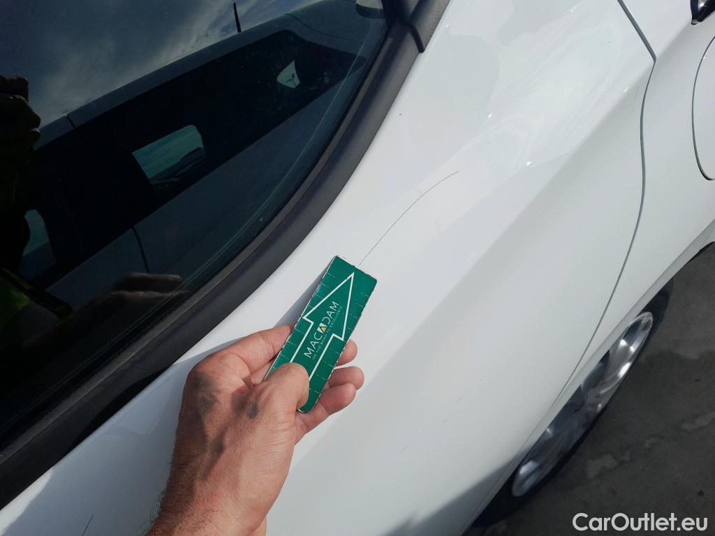  Nissan  Micra NISSAN  / 2017 / 5P / berlina con portón IG-T 74 kW (100 CV) E6D Visia+ #31