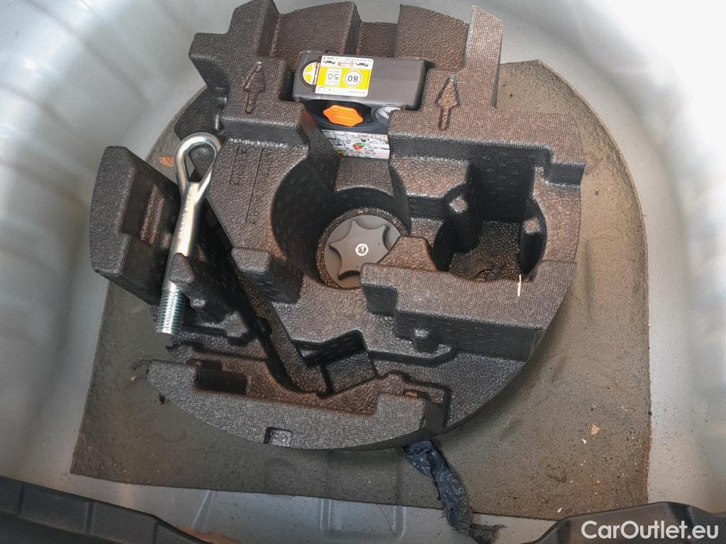  Nissan  Micra NISSAN  / 2017 / 5P / berlina con portón IG-T 74 kW (100 CV) E6D Visia+ #14