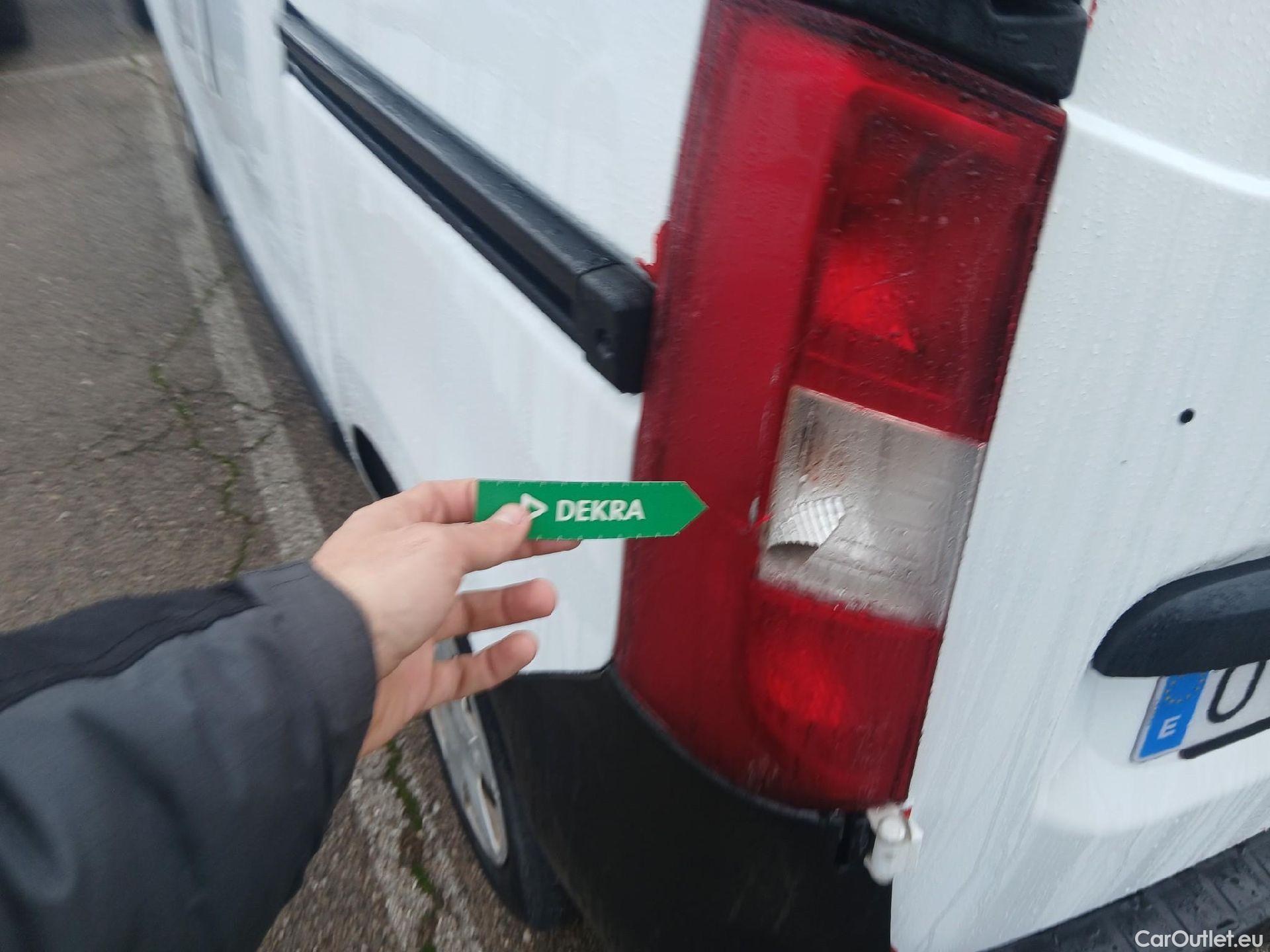  Dacia  Dokker DACIA  / 2013 / 4P / furgón derivado de turismo Van Essential 1.6 80kW (110CV) GLP #19