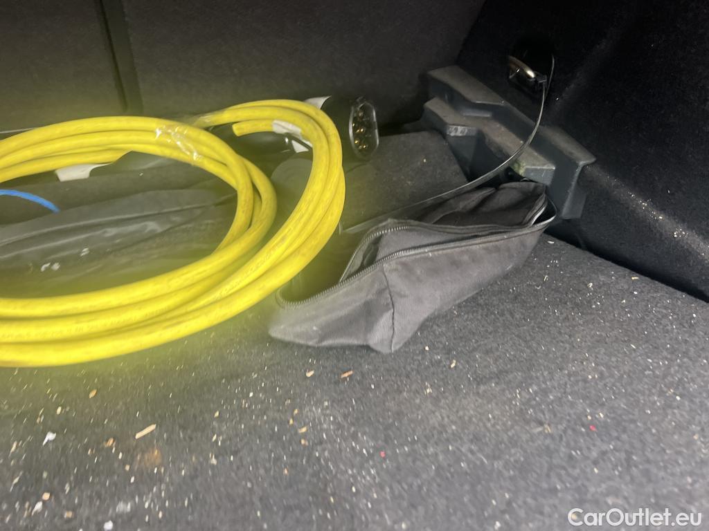  Volkswagen  Golf  VOLKSWAGEN / 2016 / 5P / berlina con portón ePower 110 kW (136CV) (AC) #35