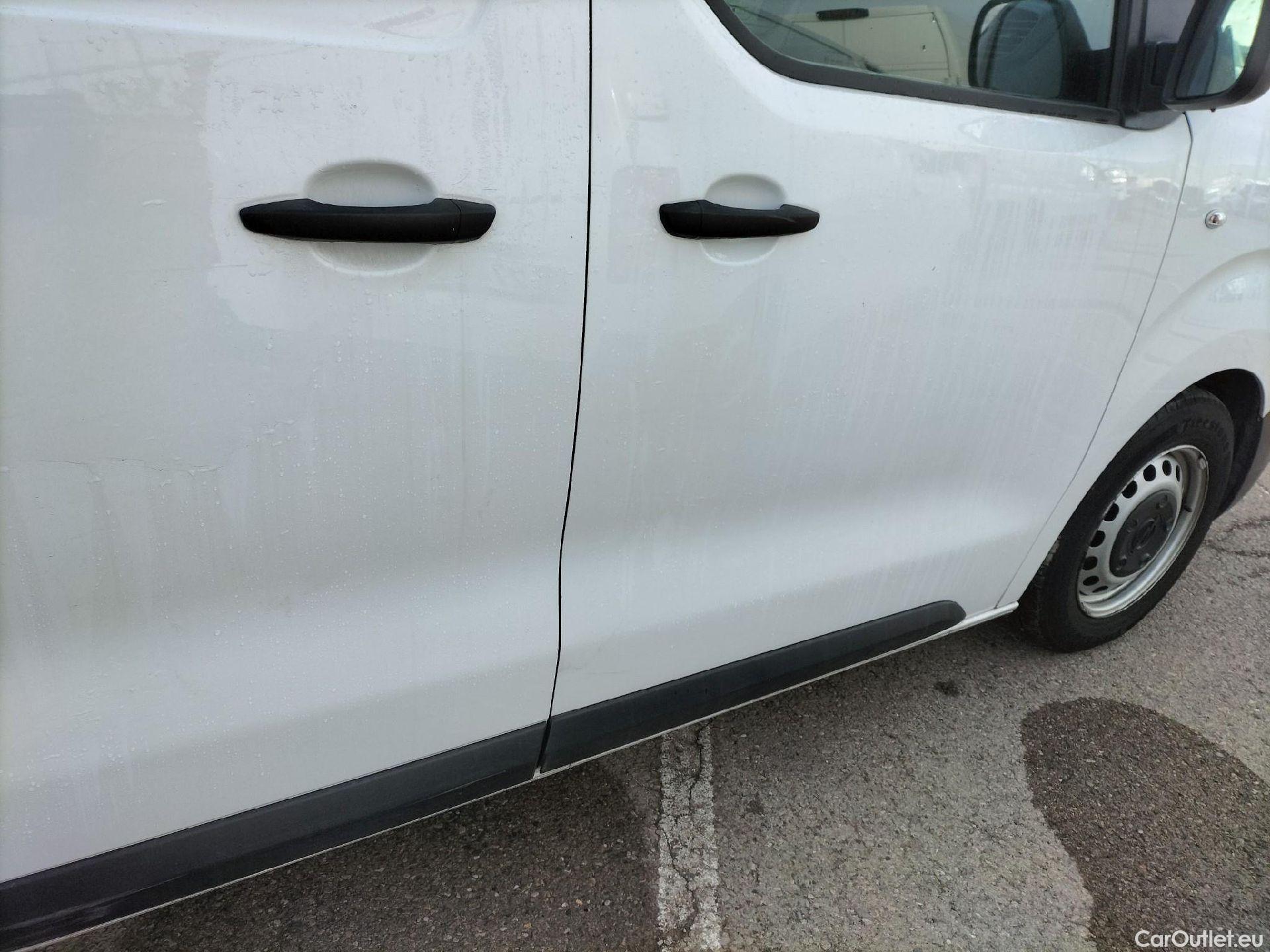  Opel  Vivaro OPEL  / 2019 / 4P / furgón 1.5 Diésel 74kW(100CV)M Std Exp #37