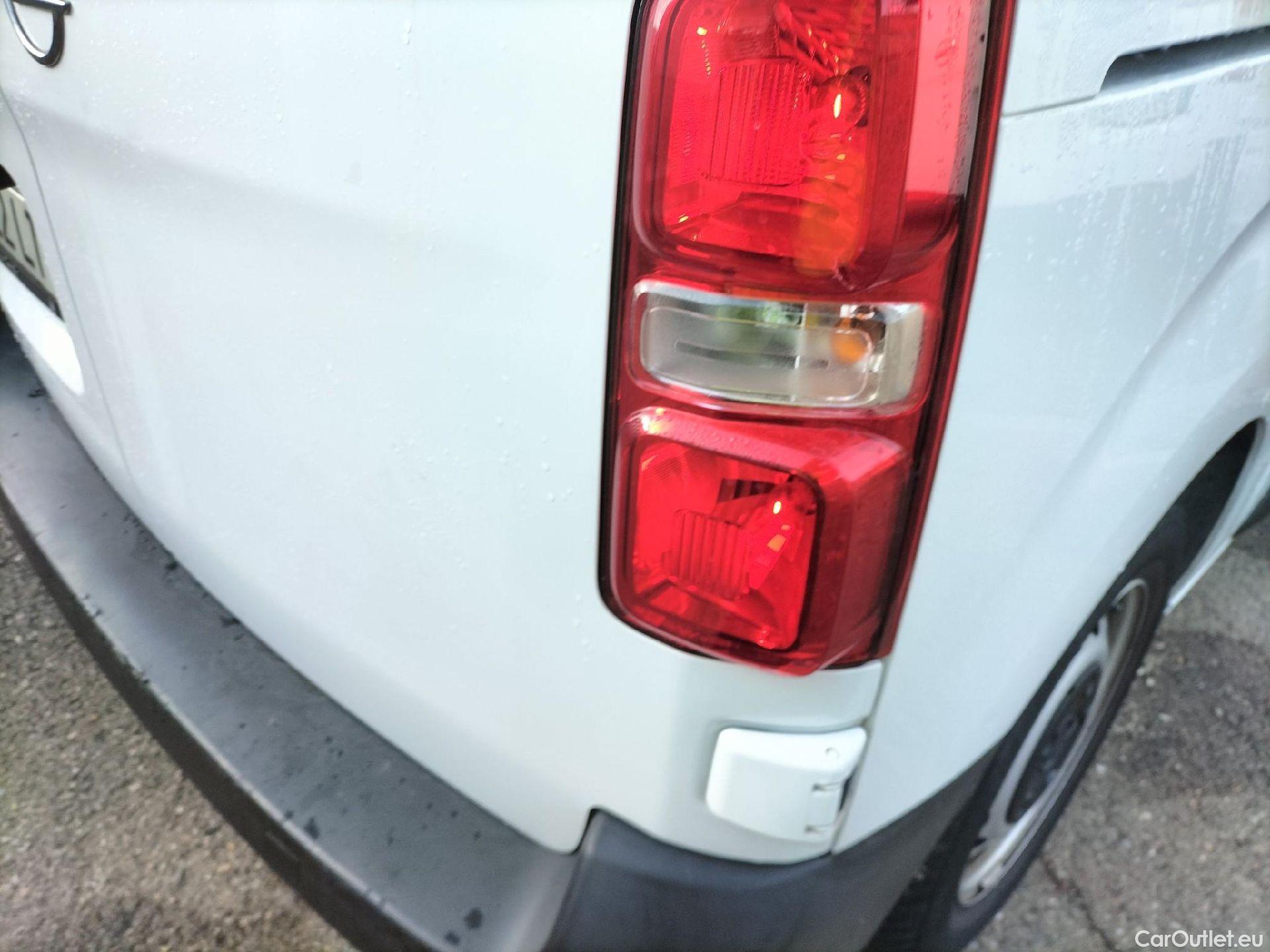  Opel  Vivaro OPEL  / 2019 / 4P / furgón 1.5 Diésel 74kW(100CV)M Std Exp #27