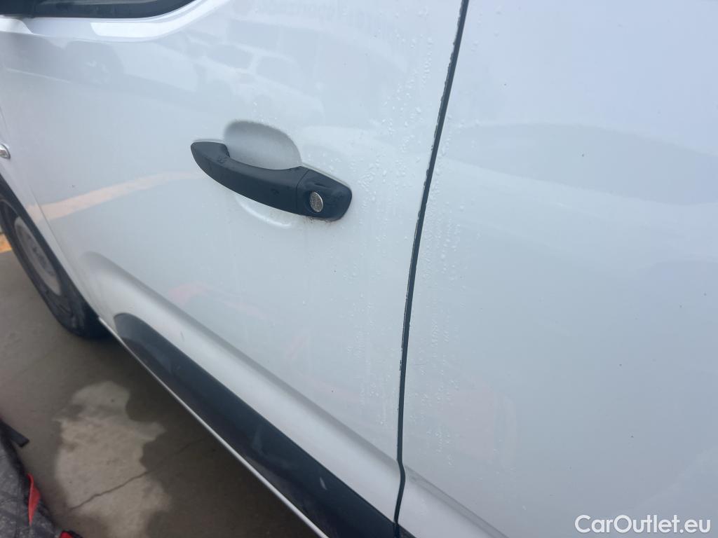  Opel  Combo OPEL  / 2018 / 3P / furgón derivado de turismo 1.5 TD 75kW (100CV) Express L H1 650kg #16