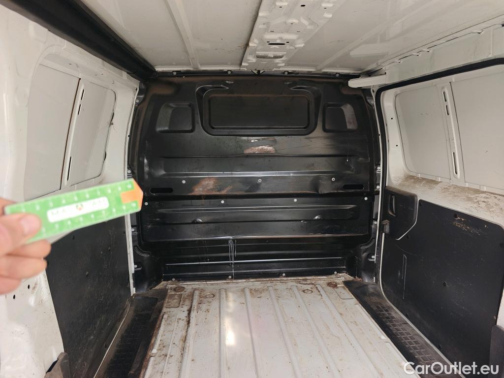  Peugeot  Expert PEUGEOT  / 2016 / 4P / furgón Furgón Premium 1.5 BlueHDi 100 Standard (AC) #23