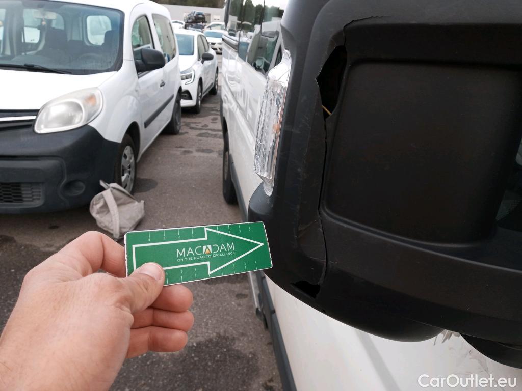  Peugeot  Boxer PEUGEOT  / 2014 / 4P / combi Combi 5/9 Pl. 333 L2H2 BlueHDi 96KW(130) #7