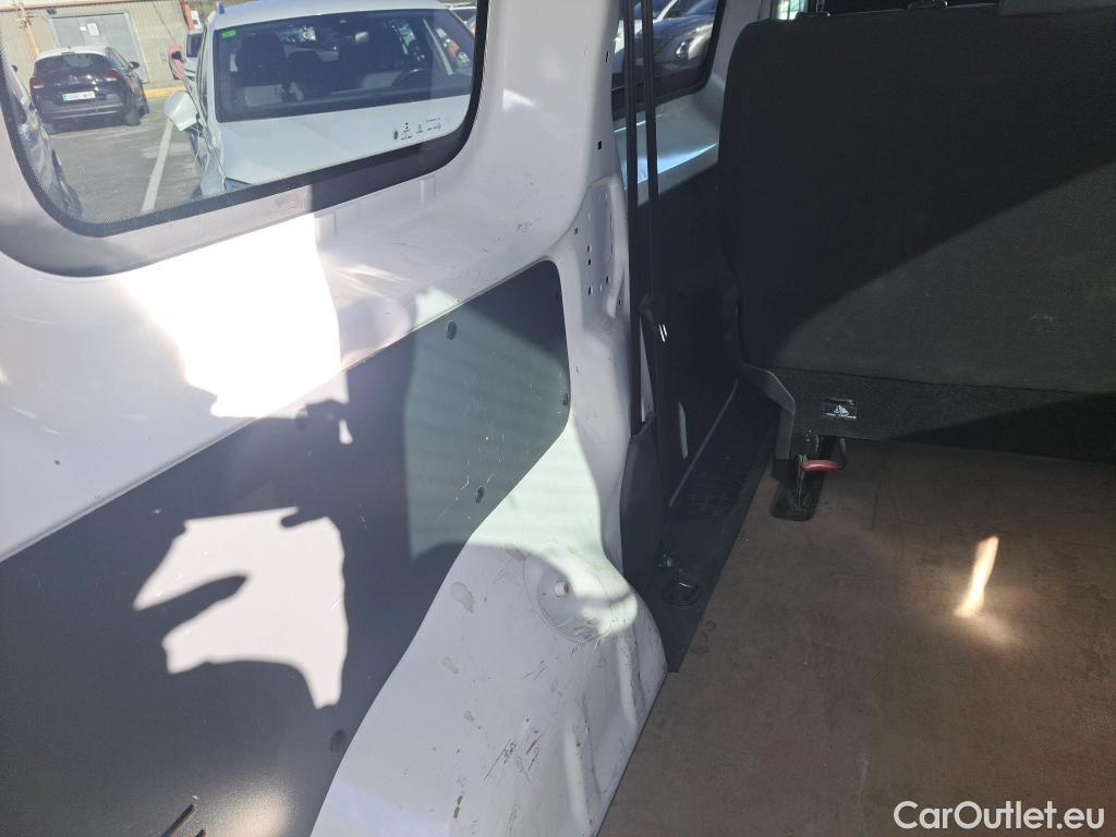  Opel  Vivaro OPEL  / 2019 / 4P / combi 1.5 Diésel 88kW (120CV) M Std Express #14