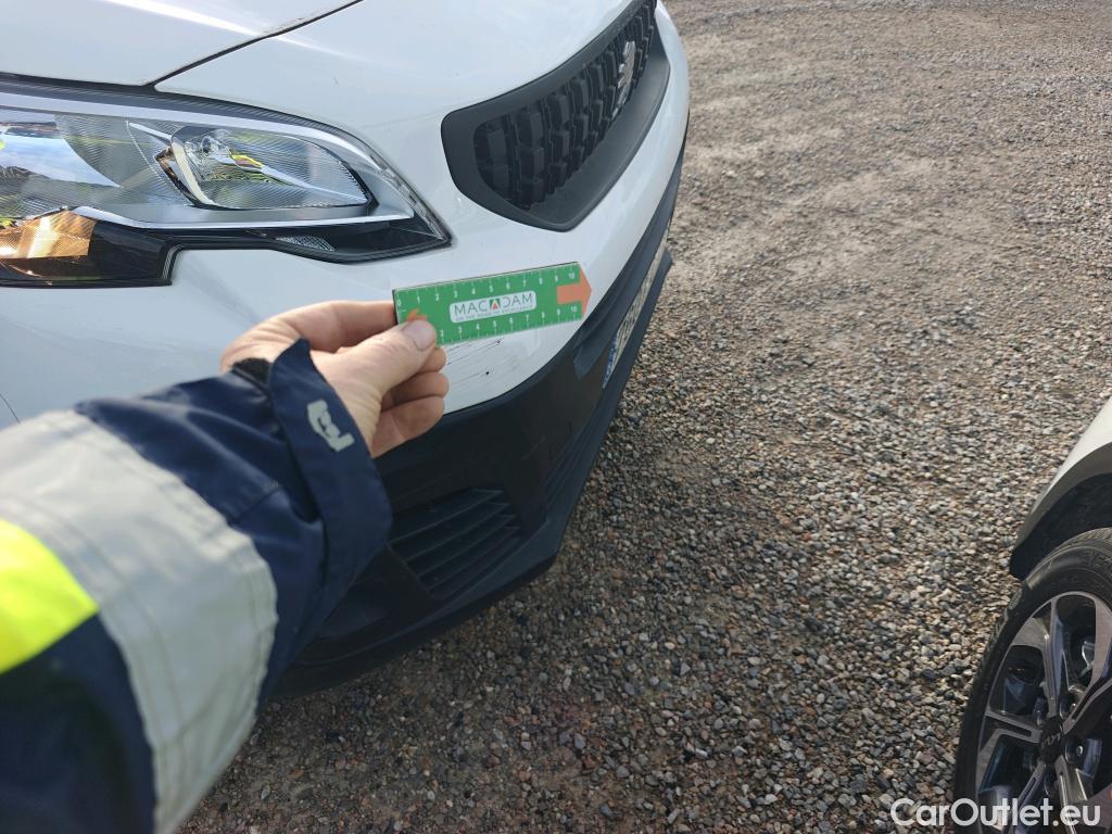  Peugeot  Expert PEUGEOT  / 2016 / 4P / furgón Furgón Premium 1.5 BlueHDi 100 Standard (AC) #45