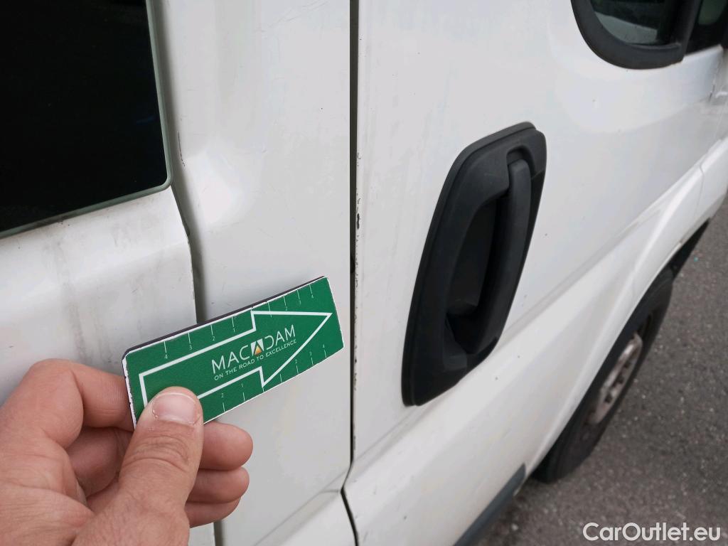  Peugeot  Boxer PEUGEOT  / 2014 / 4P / combi Combi 5/9 Pl. 333 L2H2 BlueHDi 96KW(130) #19