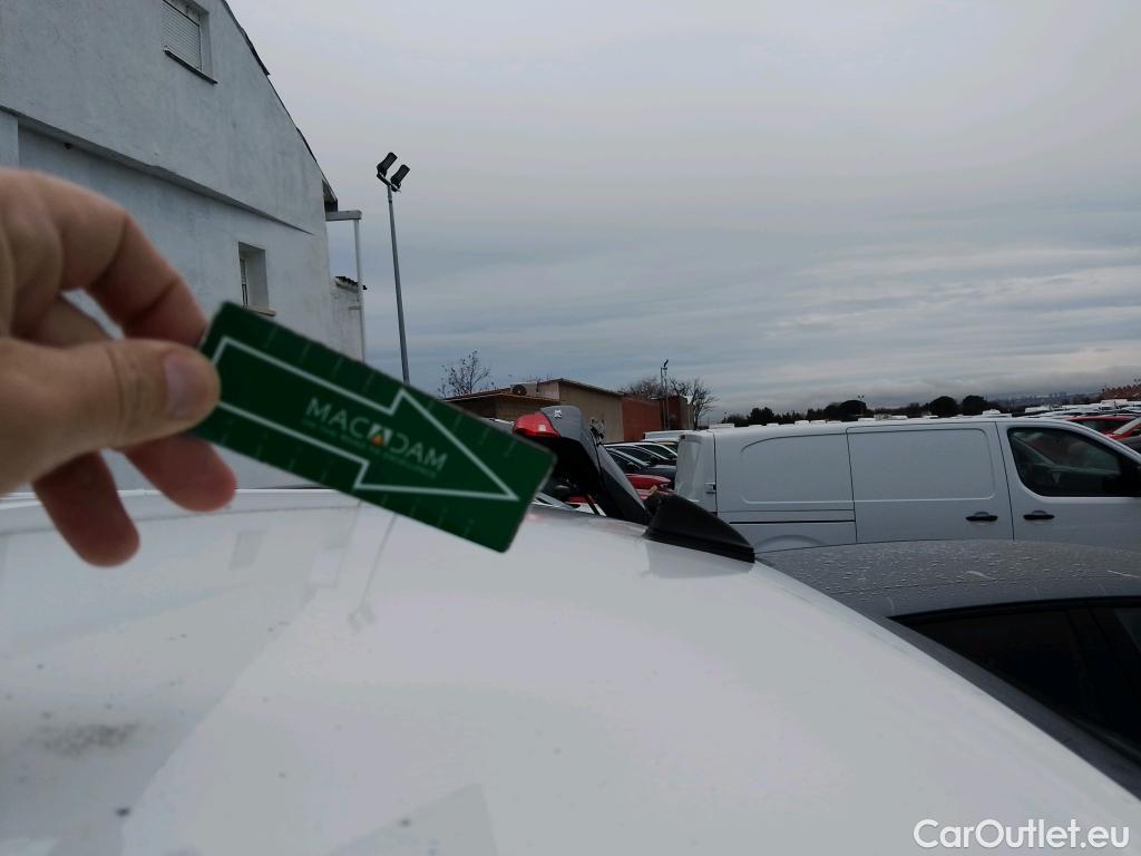  Toyota  Proace TOYOTA  / 2016 / 4P / furgón FU. MEDIO (L1) 2.0D 90kW COMFORT CARGA + #17