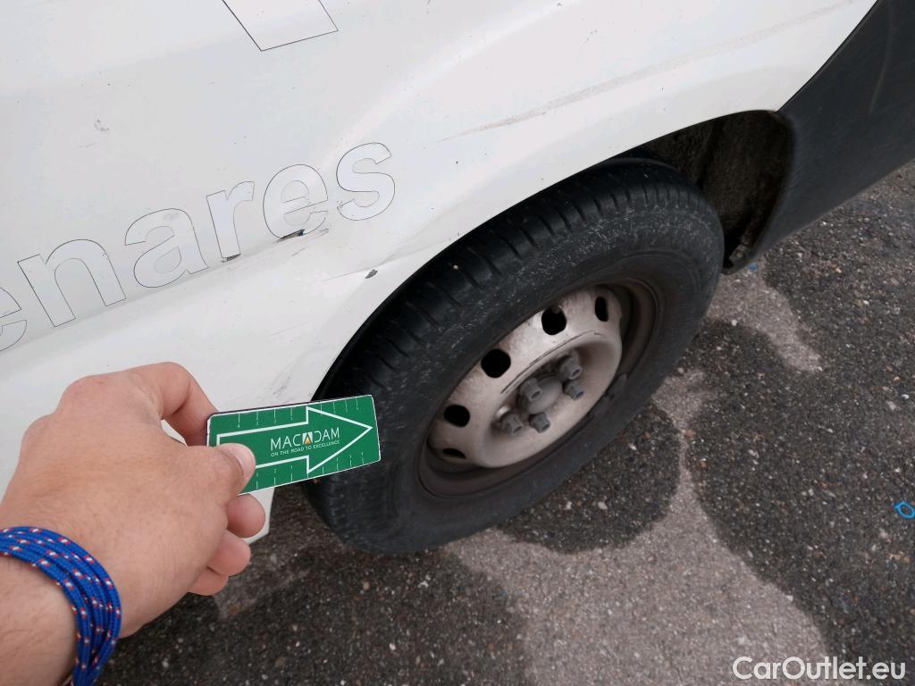  Peugeot  Boxer PEUGEOT  / 2014 / 4P / combi Combi 5/9 Pl. 333 L2H2 BlueHDi 96KW(130) #27