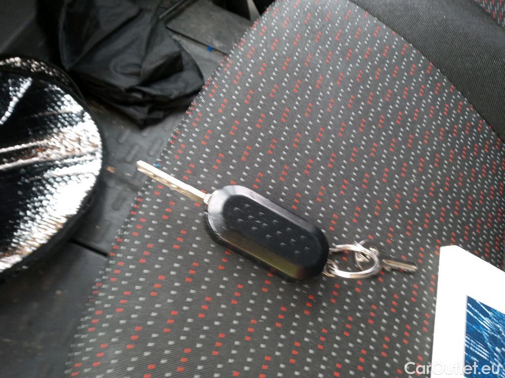  Peugeot  Boxer PEUGEOT  / 2014 / 4P / combi Combi 5/9 Pl. 333 L2H2 BlueHDi 96KW(130) #4