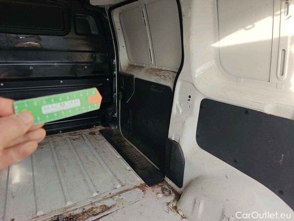  Peugeot  Expert PEUGEOT  / 2016 / 4P / furgón Furgón Premium 1.5 BlueHDi 100 Standard (AC) #62