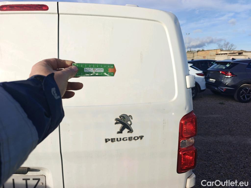  Peugeot  Expert PEUGEOT  / 2016 / 4P / furgón Furgón Premium 1.5 BlueHDi 100 Standard (AC) #24