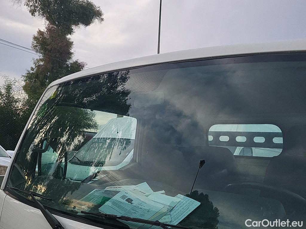  Nissan  NV400 NISSAN NT400 / 2014 / 2P / pick-up de lados abatibles 35.13/2 Básico CAL Cabina Abatible Media #1