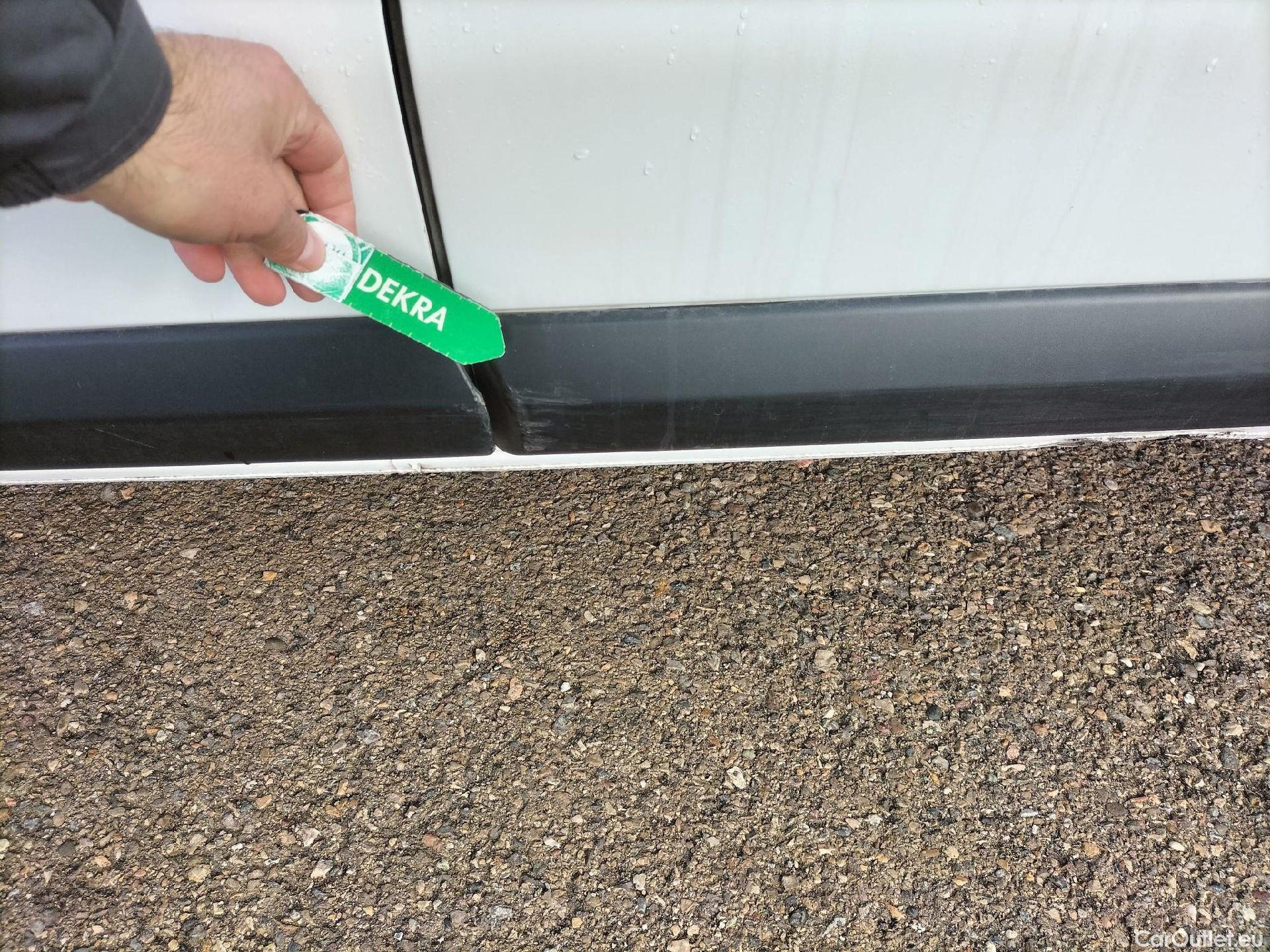  Opel  Vivaro OPEL  / 2019 / 4P / furgón 1.5 Diésel 74kW(100CV)M Std Exp #16