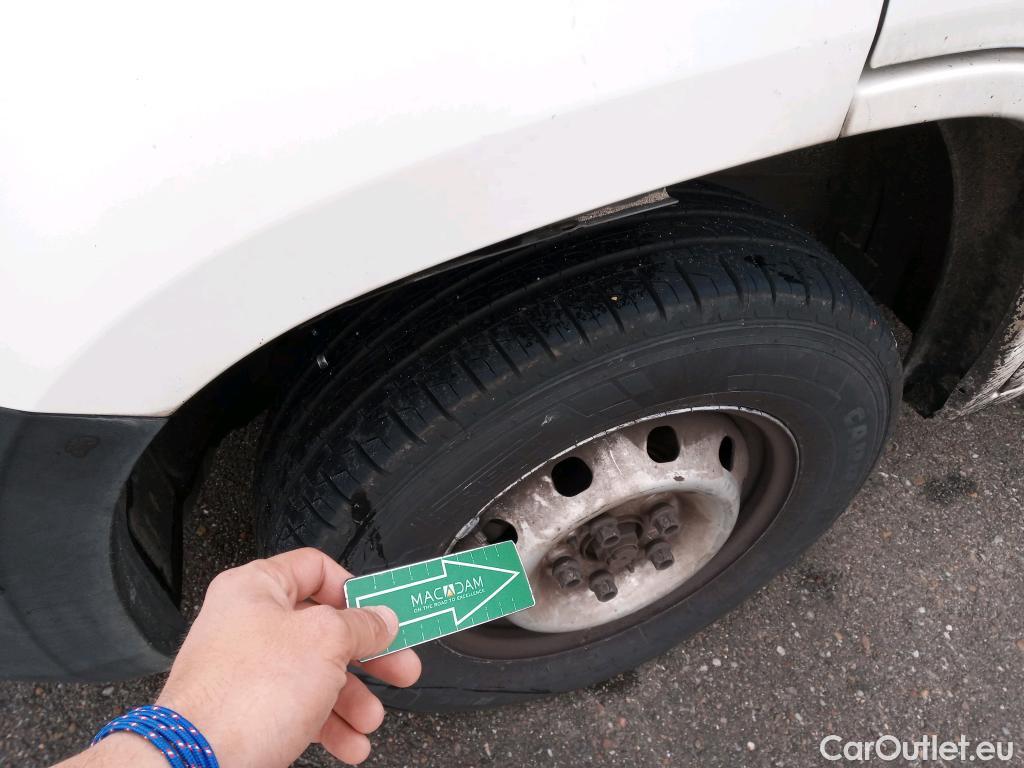  Peugeot  Boxer PEUGEOT  / 2014 / 4P / combi Combi 5/9 Pl. 333 L2H2 BlueHDi 96KW(130) #30