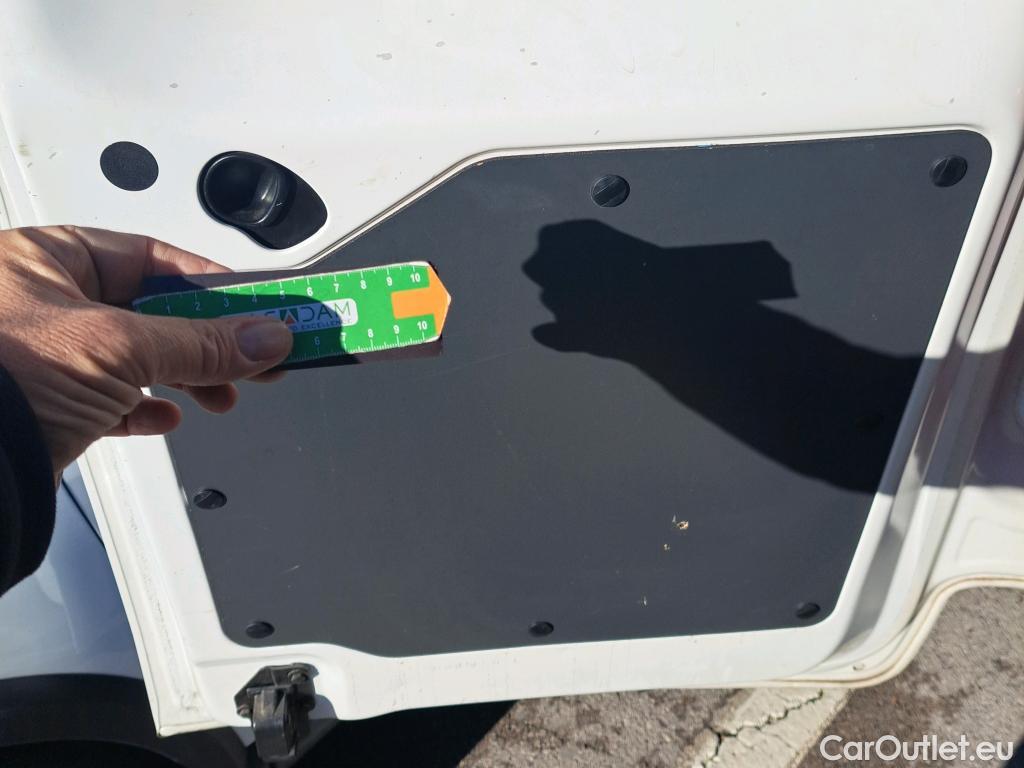  Opel  Vivaro OPEL  / 2019 / 4P / combi 1.5 Diésel 88kW (120CV) M Std Express #46