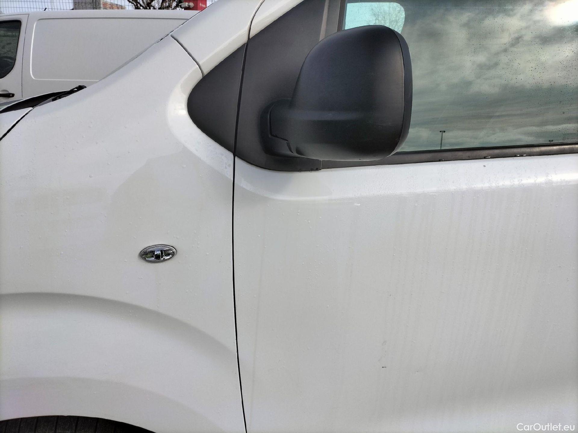  Opel  Vivaro OPEL  / 2019 / 4P / furgón 1.5 Diésel 74kW(100CV)M Std Exp #7