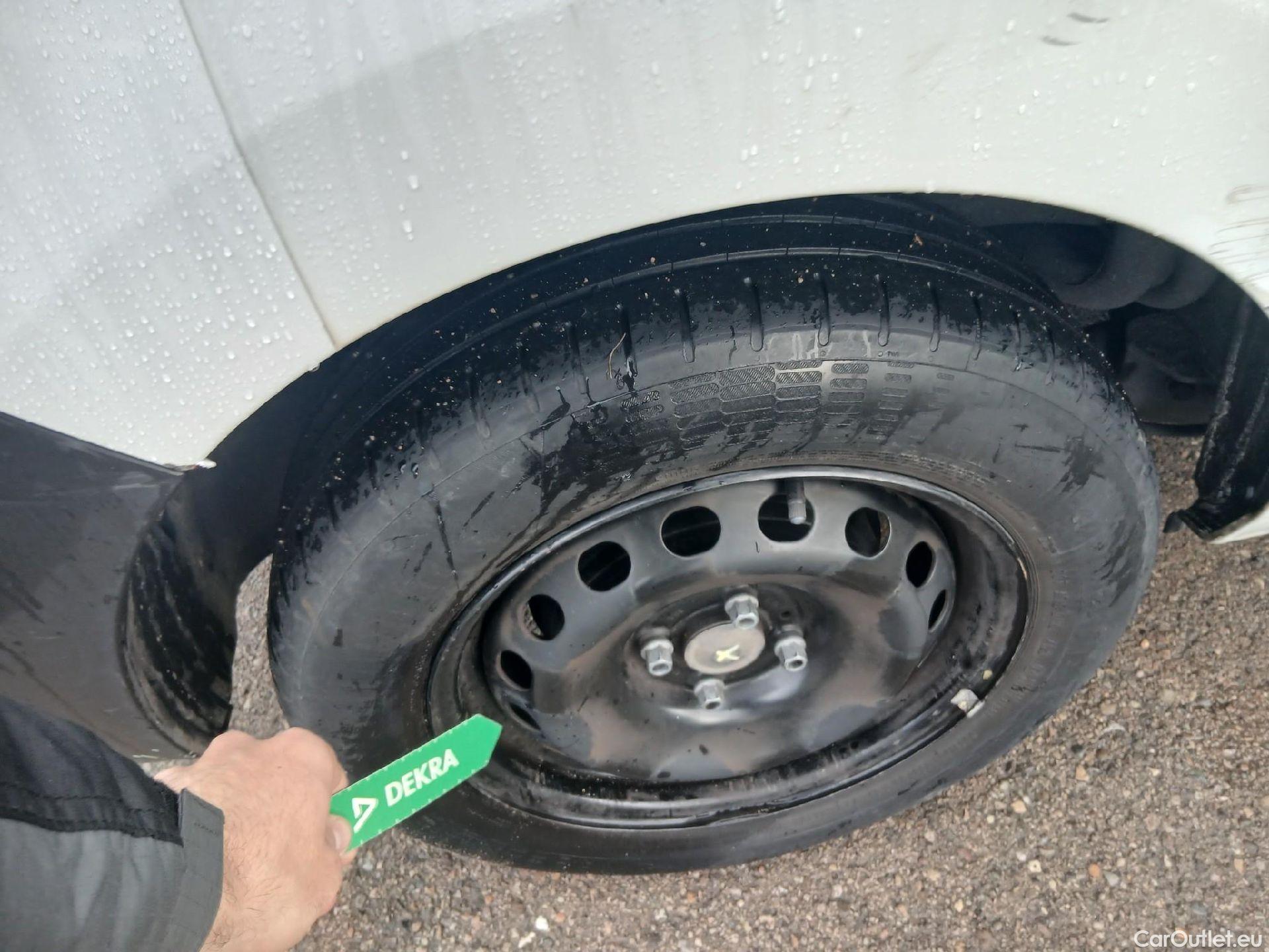  Dacia  Dokker DACIA  / 2013 / 4P / furgón derivado de turismo Van Essential 1.6 80kW (110CV) GLP #28