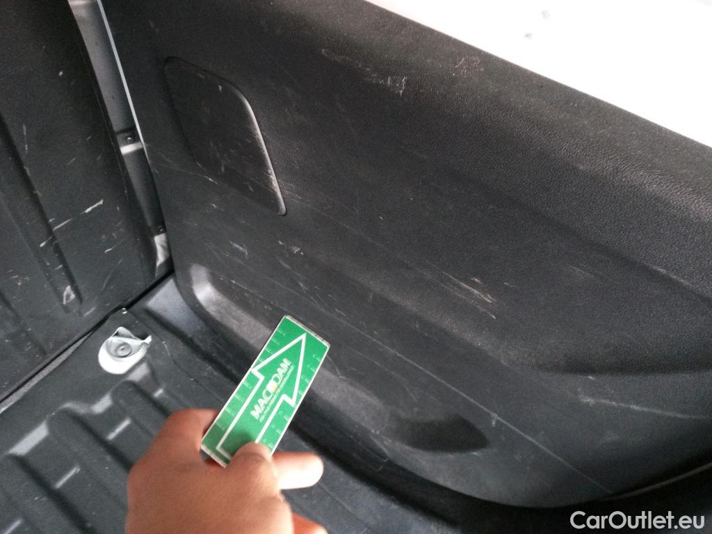  Peugeot  Partner PEUGEOT  / 2018 / 3P / furgón derivado de turismo Pro Standard 600kg BlueHDi 73kW (AC) #24