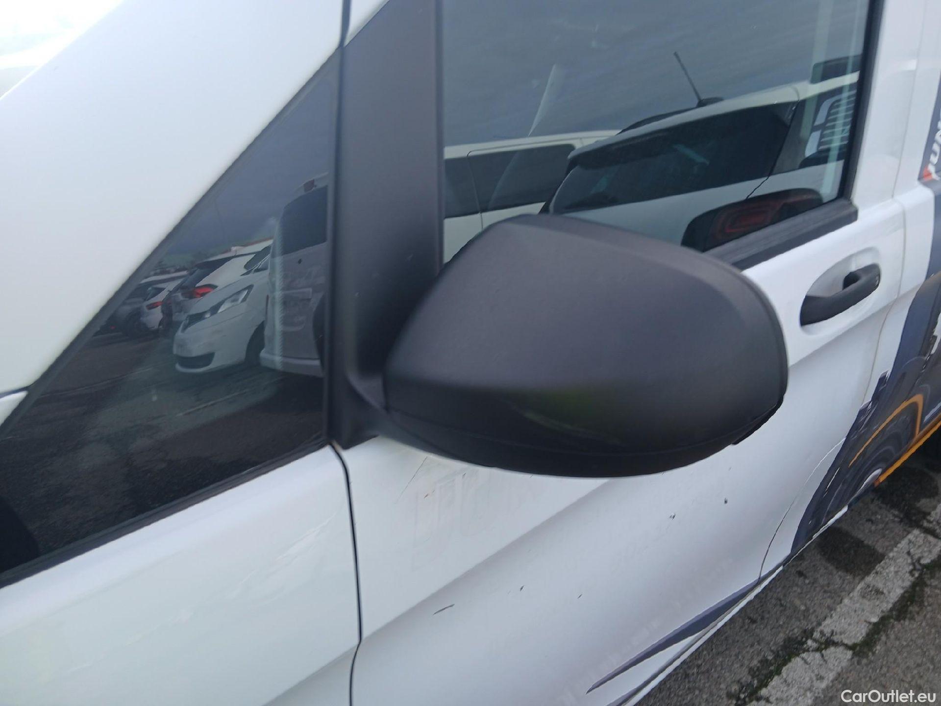  Mercedes  Vito MERCEDES-BENZ  / 2014 / 4P / furgón 111 CDI Larga #9