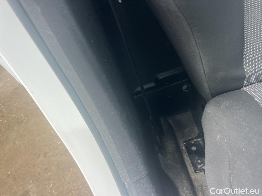  Opel  Combo OPEL  / 2018 / 3P / furgón derivado de turismo 1.5 TD 75kW (100CV) Express L H1 650kg #23