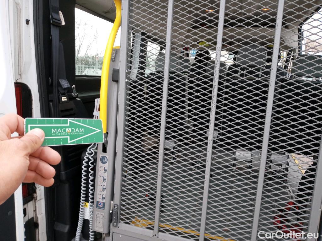  Peugeot  Boxer PEUGEOT  / 2014 / 4P / combi Combi 5/9 Pl. 333 L2H2 BlueHDi 96KW(130) #35