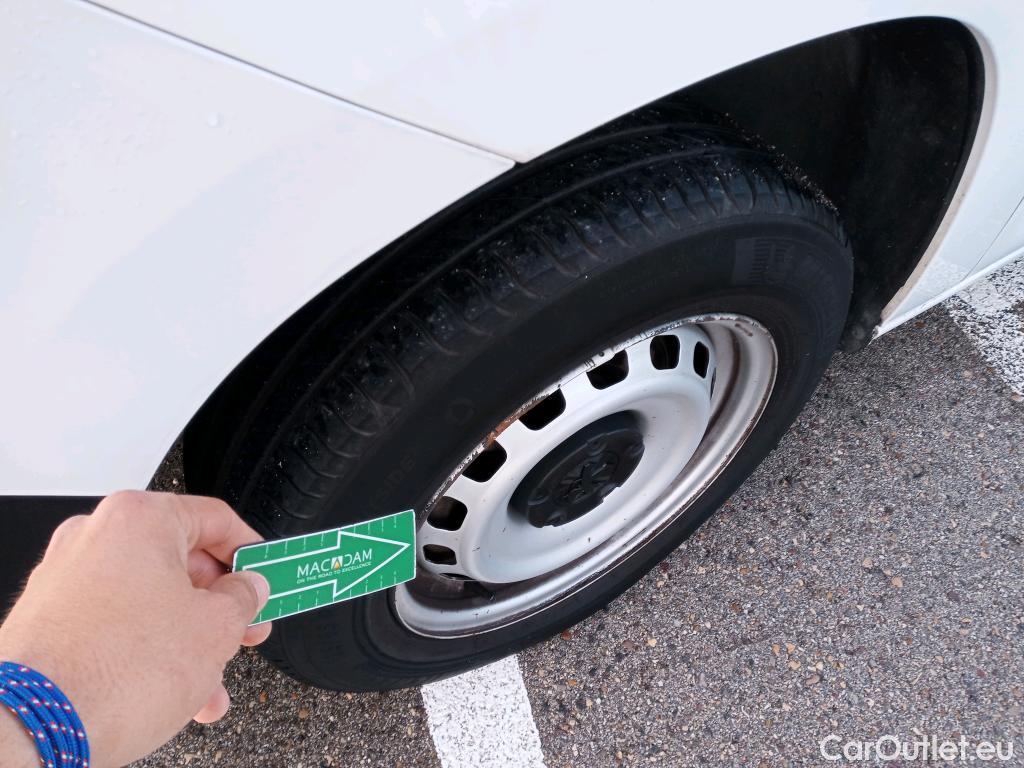  Peugeot  Partner PEUGEOT  / 2018 / 3P / furgón derivado de turismo Pro Standard 600kg BlueHDi 73kW (AC) #30