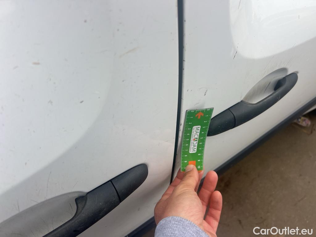  Nissan  NV200 NISSAN NV250 / 2019 / 4P / furgón 2pl 1.5dCi 70 kW (95CV) L2H1 ÓPTIMA #24