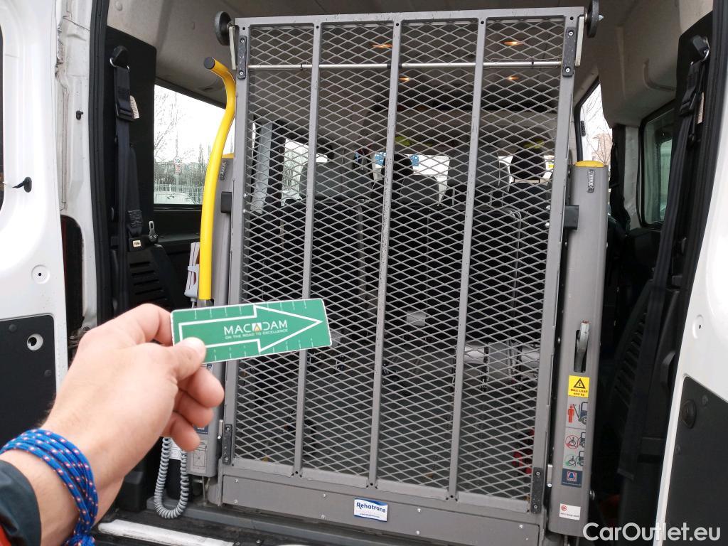  Peugeot  Boxer PEUGEOT  / 2014 / 4P / combi Combi 5/9 Pl. 333 L2H2 BlueHDi 96KW(130) #36