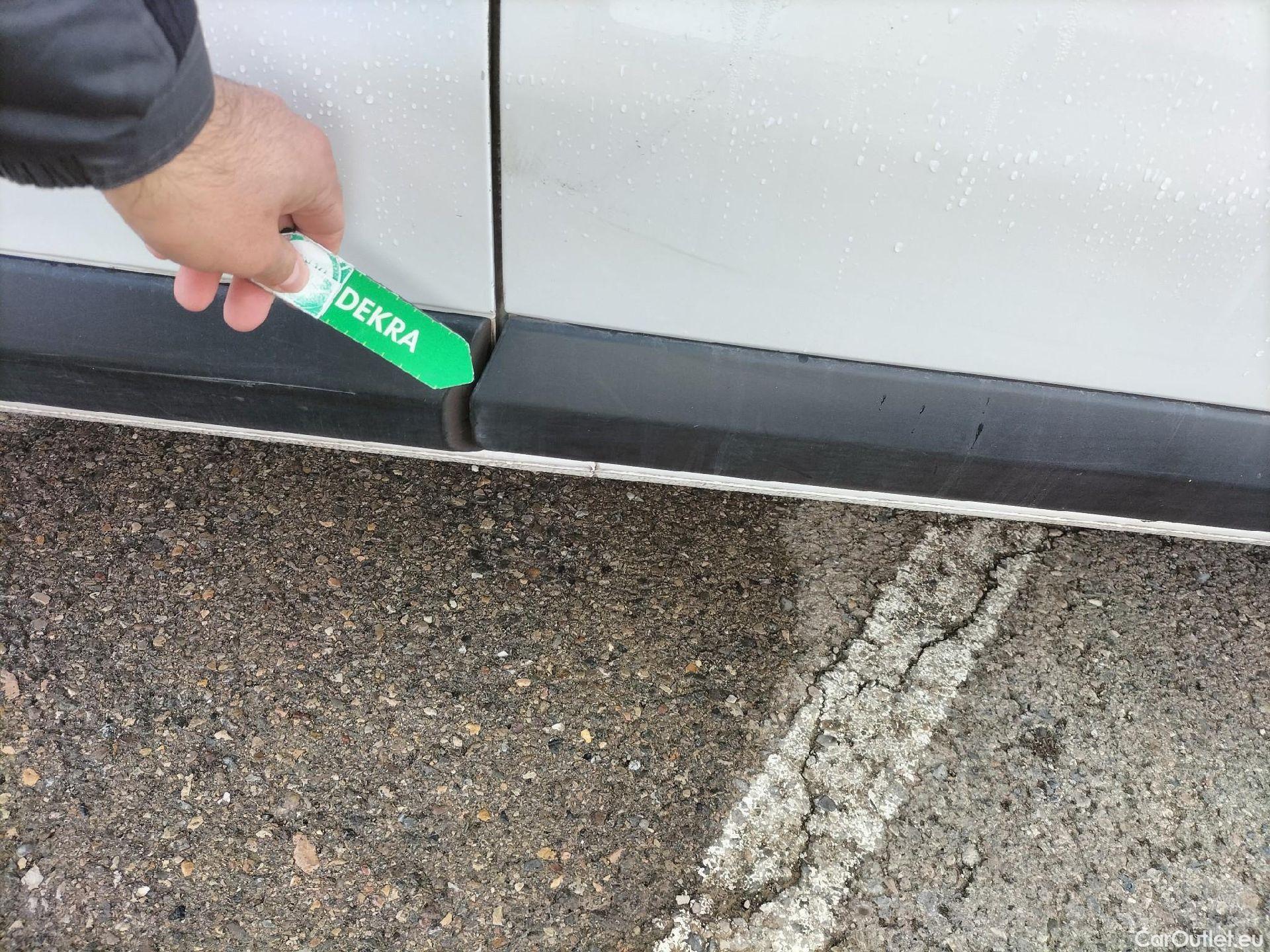  Opel  Vivaro OPEL  / 2019 / 4P / furgón 1.5 Diésel 74kW(100CV)M Std Exp #38