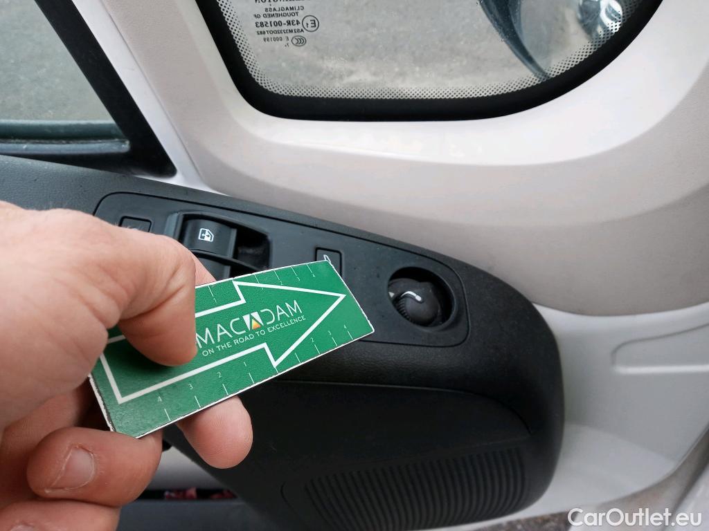  Peugeot  Boxer PEUGEOT  / 2014 / 4P / combi Combi 5/9 Pl. 333 L2H2 BlueHDi 96KW(130) #15