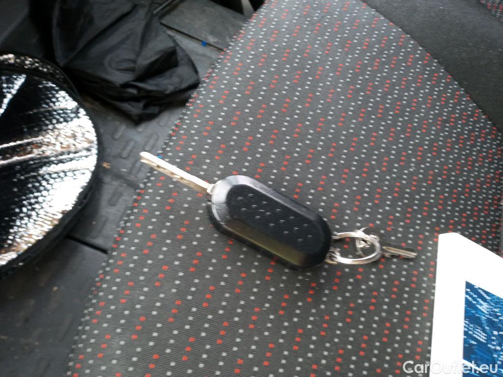  Peugeot  Boxer PEUGEOT  / 2014 / 4P / combi Combi 5/9 Pl. 333 L2H2 BlueHDi 96KW(130) #3