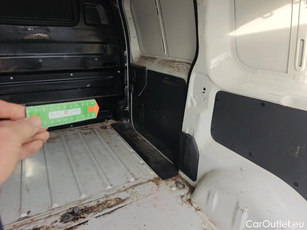  Peugeot  Expert PEUGEOT  / 2016 / 4P / furgón Furgón Premium 1.5 BlueHDi 100 Standard (AC) #63