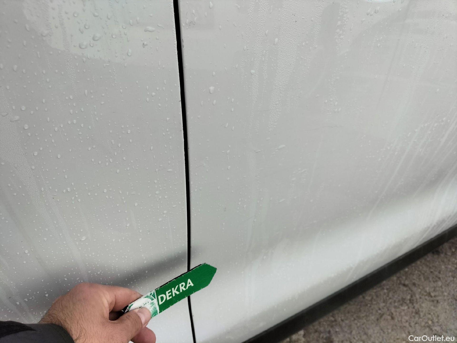  Opel  Vivaro OPEL  / 2019 / 4P / furgón 1.5 Diésel 74kW(100CV)M Std Exp #36