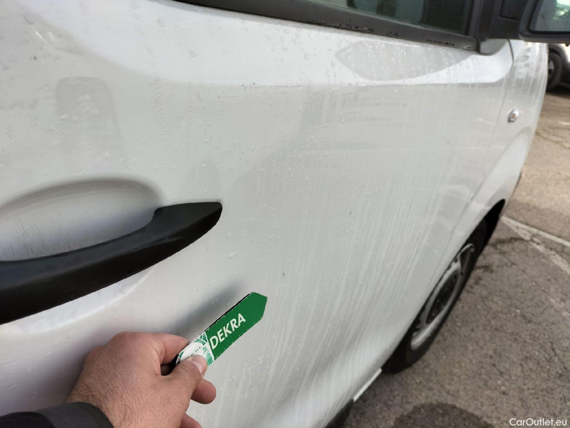  Opel  Vivaro OPEL  / 2019 / 4P / furgón 1.5 Diésel 74kW(100CV)M Std Exp #35