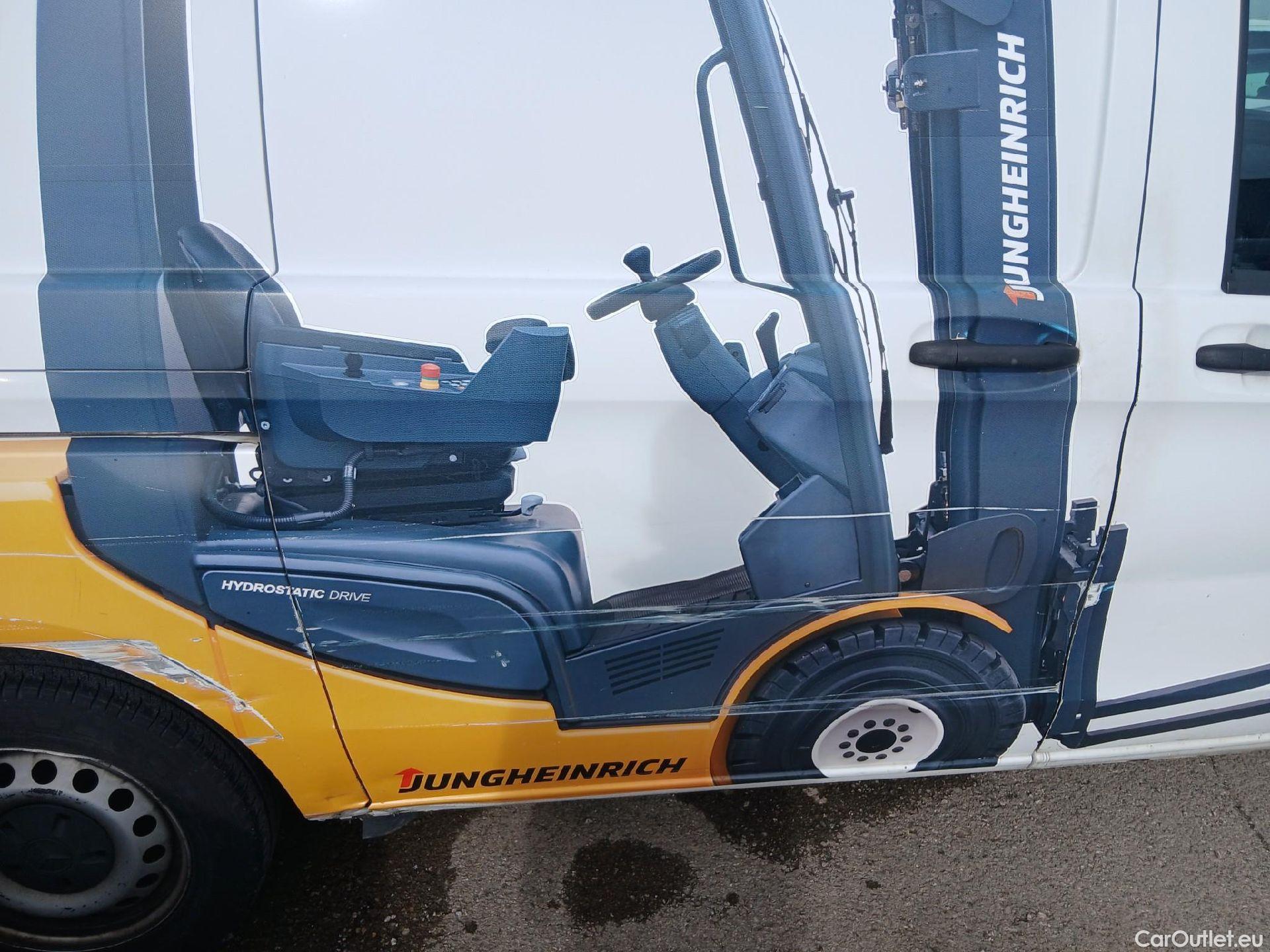  Mercedes  Vito MERCEDES-BENZ  / 2014 / 4P / furgón 111 CDI Larga #24