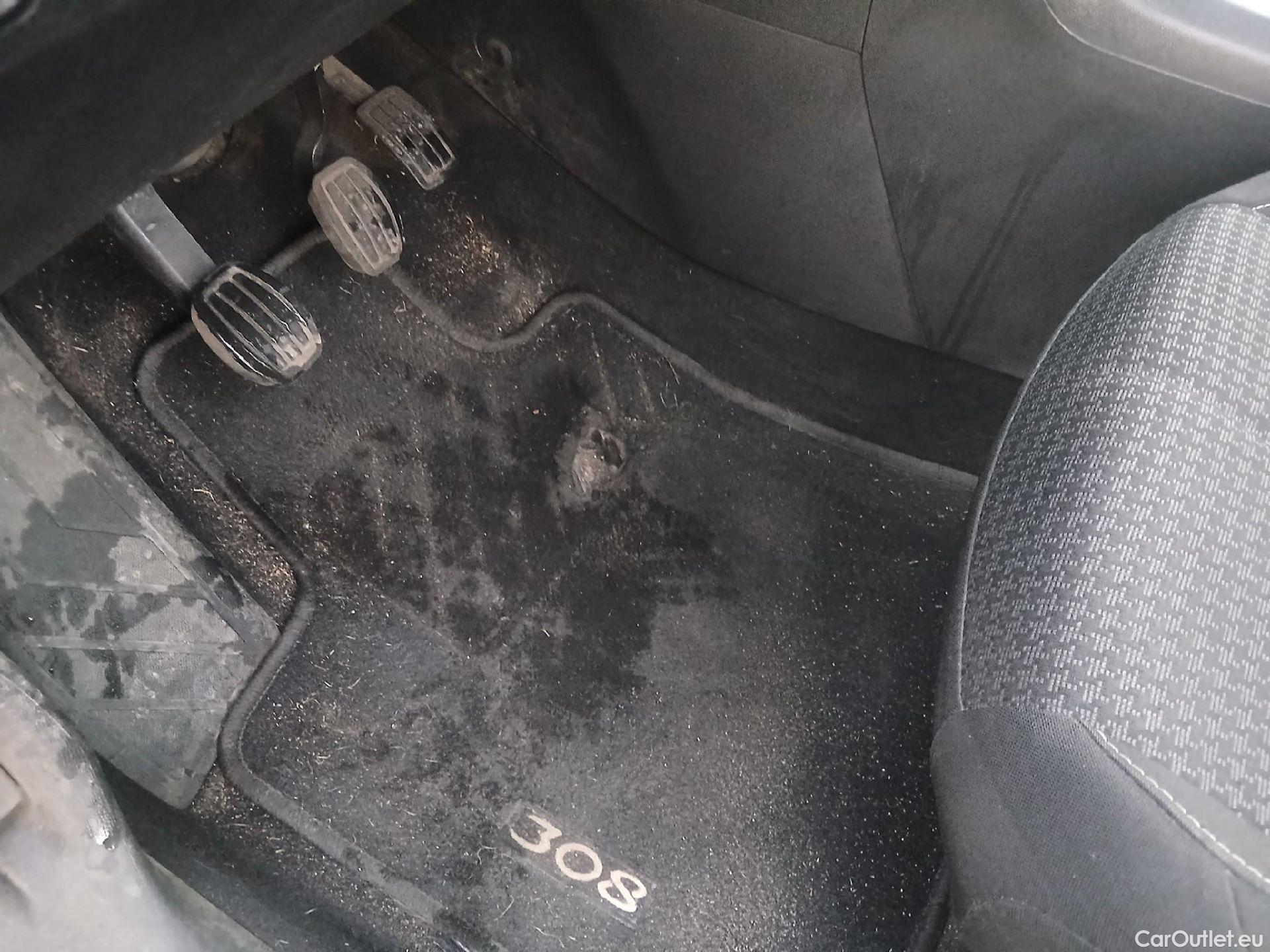  Peugeot  308 PEUGEOT  / 2017 / 5P / berlina con portón 5p Active Pack BlueHDi 130 S&S #4