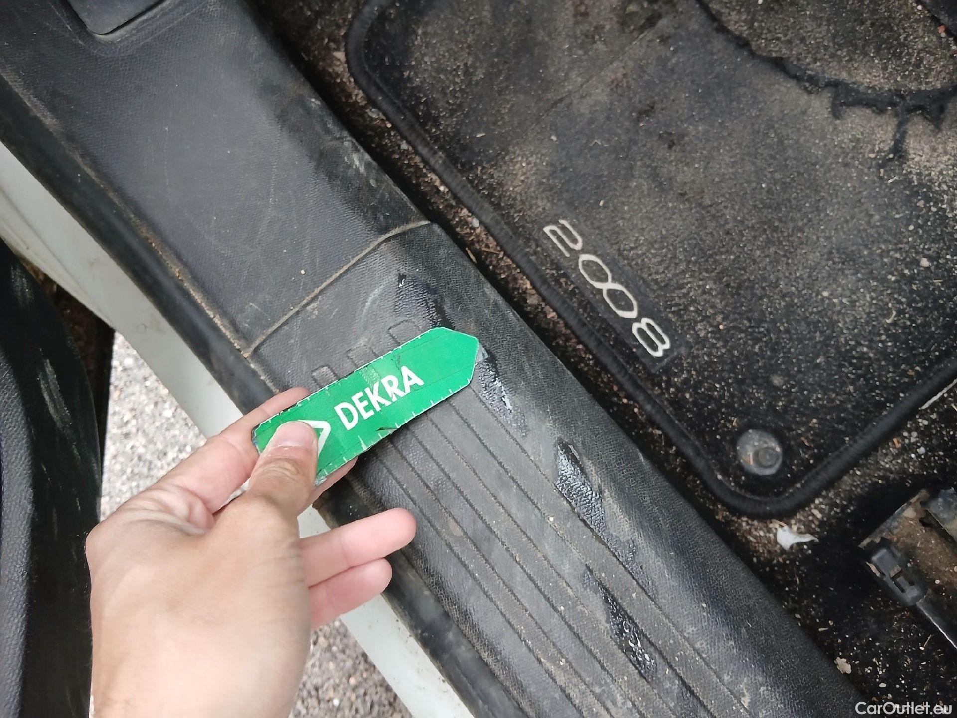  Peugeot  2008 PEUGEOT  / 2019 / 5P / todoterreno Active BlueHDI 81kW (110CV) #20