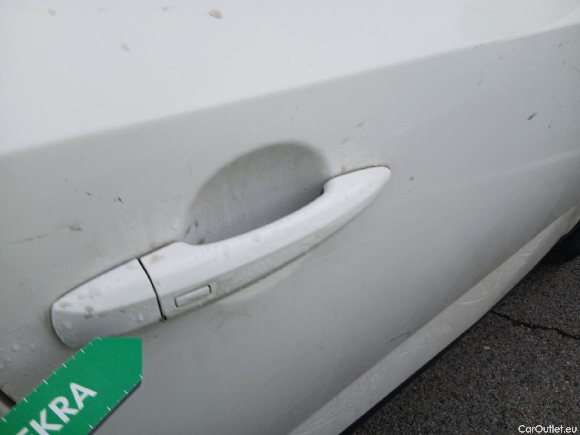  Nissan  Qashqai NISSAN  / 2021 / 5P / todoterreno DIG-T 103kW (140CV) mHEV 4x2 Acenta #23