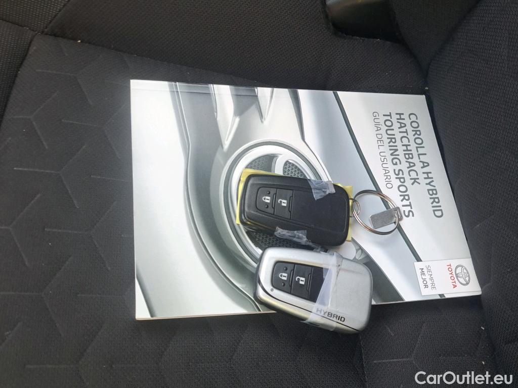  Toyota  Corolla TOYOTA  / 2019 / 5P / familiar 1.8 125H ACTIVE TECH E-CVT TOU SPORT #30