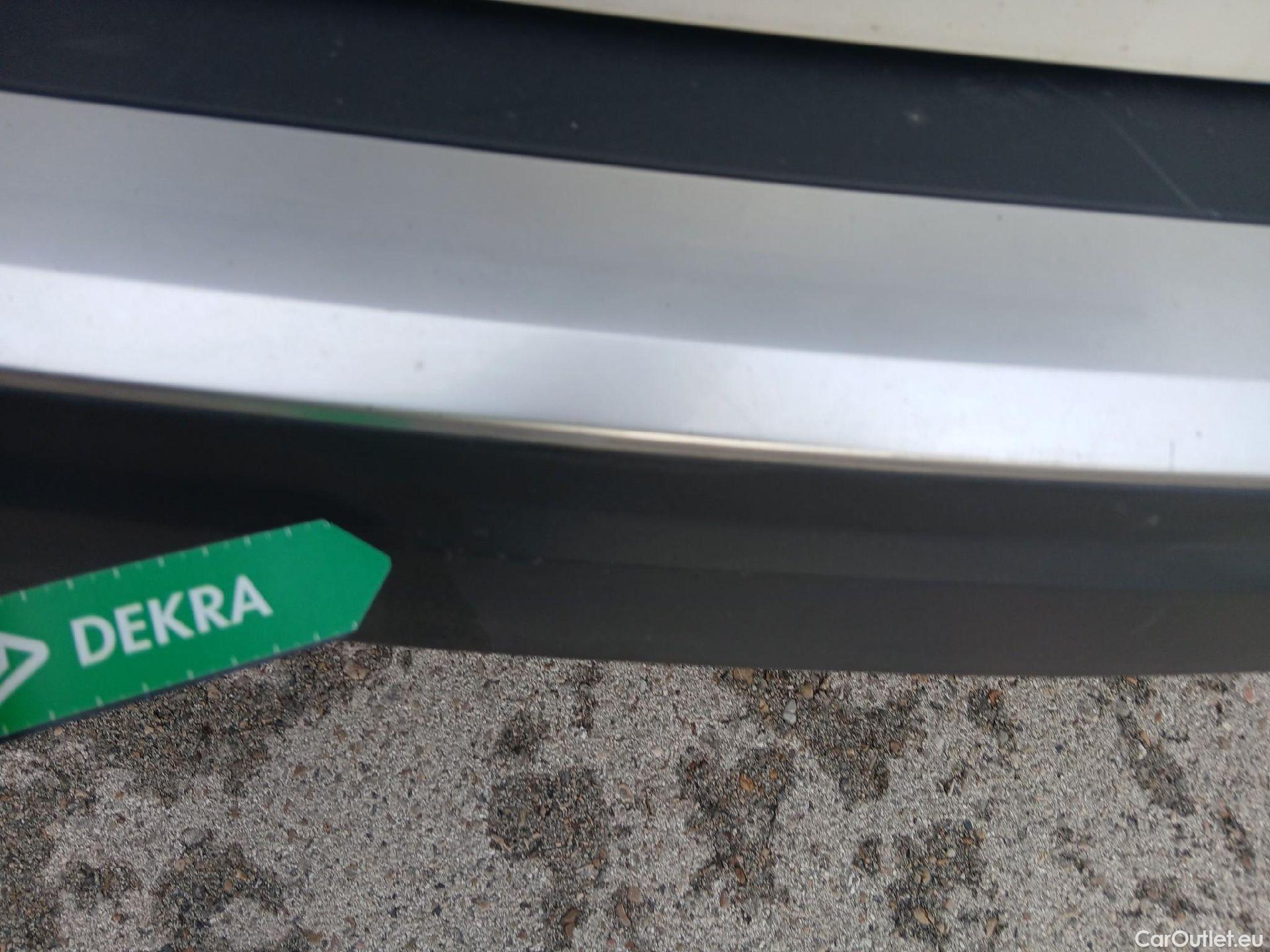  Peugeot  2008 PEUGEOT  / 2019 / 5P / todoterreno Allure BlueHDI 81kW (110CV) #15