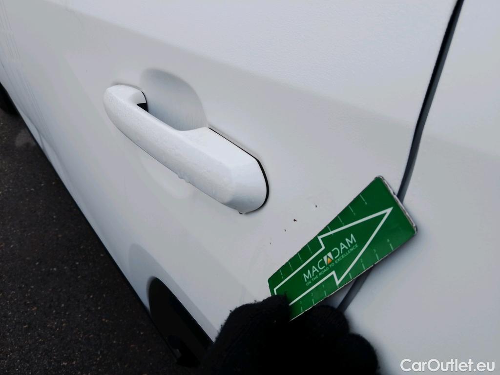  Toyota  RAV4 TOYOTA  / 2018 / 5P / todoterreno 2.5l 220H Advance #15