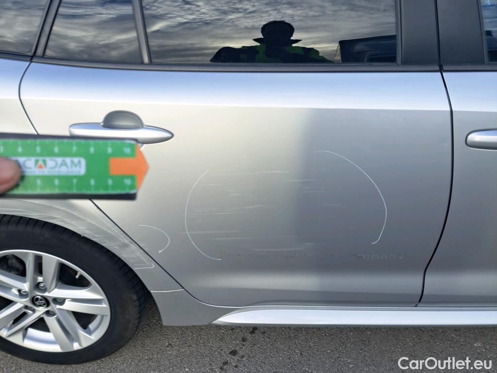  Toyota  Corolla TOYOTA  / 2019 / 5P / familiar 1.8 125H ACTIVE TECH E-CVT TOU SPORT #18