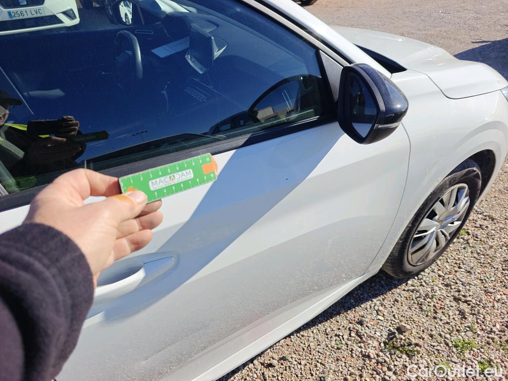  Peugeot  208 PEUGEOT  / 2019 / 5P / berlina con portón BlueHDi 73kW (100CV) Active #3