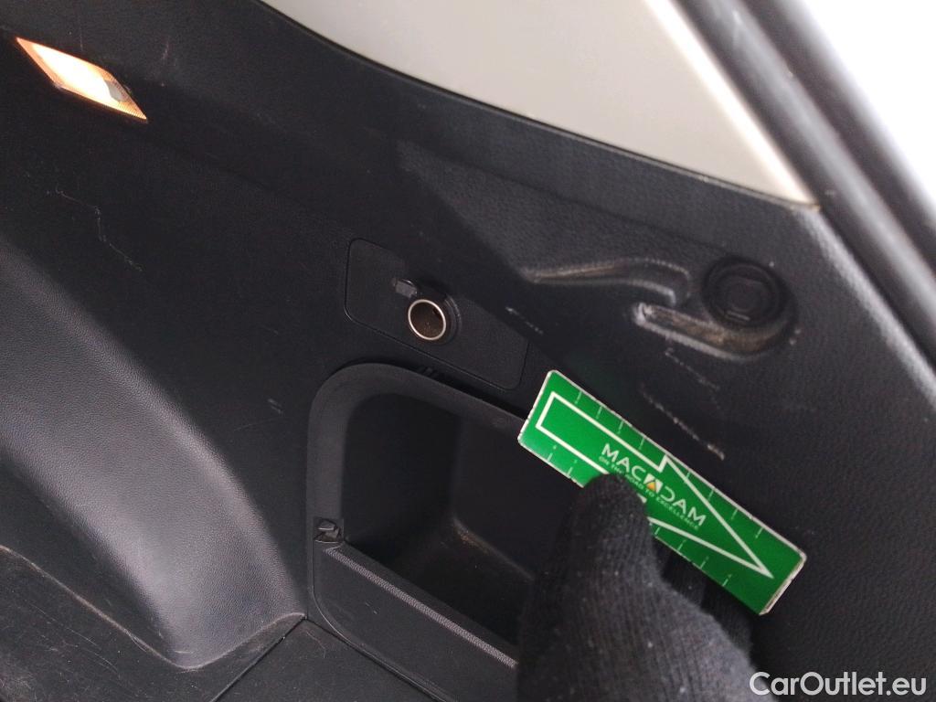  Toyota  RAV4 TOYOTA  / 2018 / 5P / todoterreno 2.5l 220H Advance #11