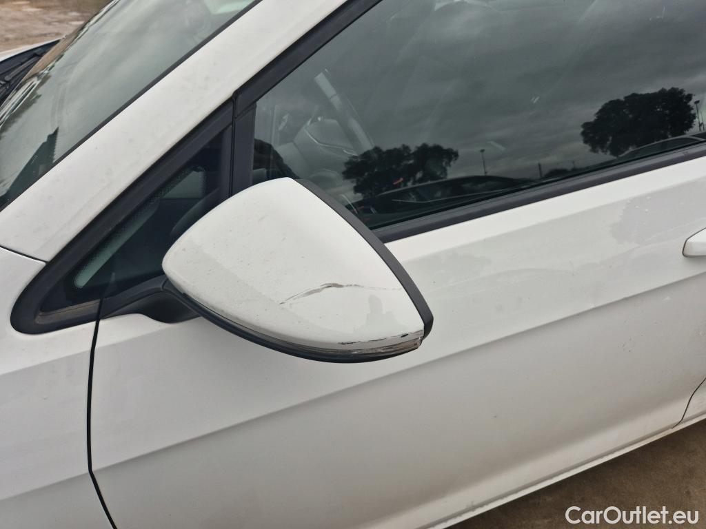  Volkswagen  Golf  VOLKSWAGEN / 2016 / 5P / berlina con portón Last Edition 1.6 TDI 85kW (115CV) #17