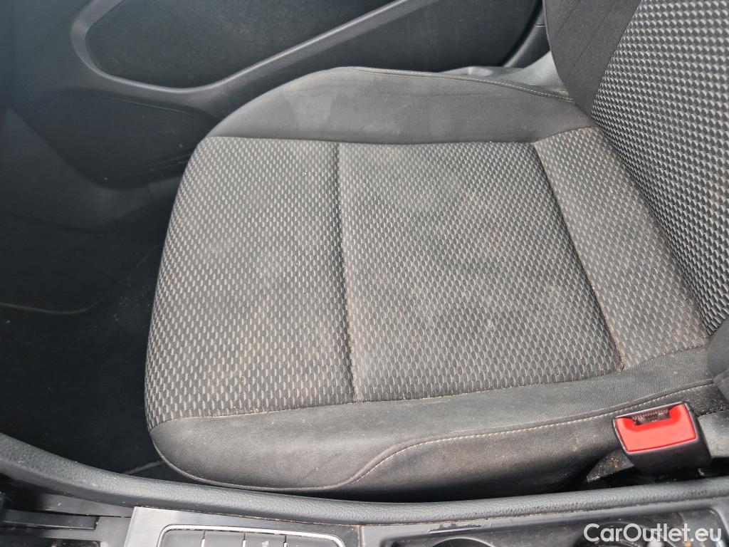  Volkswagen  Golf  VOLKSWAGEN / 2016 / 5P / berlina con portón Last Edition 1.6 TDI 85kW (115CV) #19