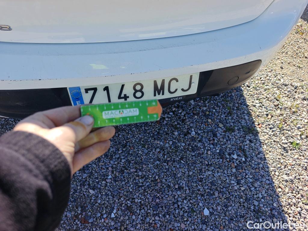  Peugeot  208 PEUGEOT  / 2019 / 5P / berlina con portón BlueHDi 73kW (100CV) Active #16